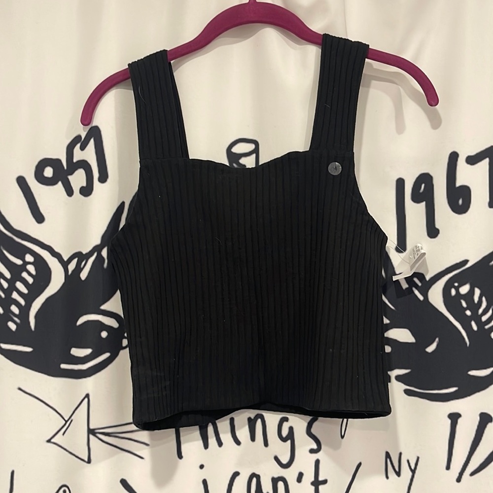 NWT‼️Black crop top from american Eagle
